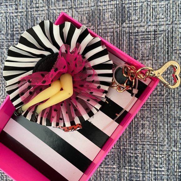 Betsey Johnson Keychain Girl Bag Bangle gold Tone Keys Holder new in box - Picture 5 of 8